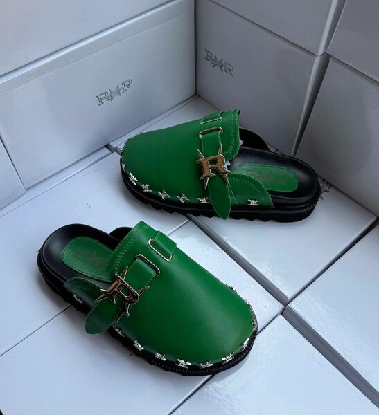 Sabots en cuir élégants
