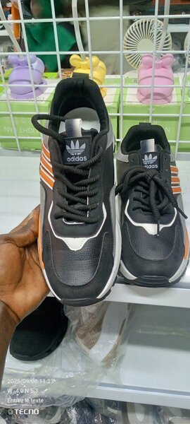 Chaussures de sport Adidas élégantes