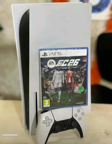 Console PS5 avec jeu EA Sports