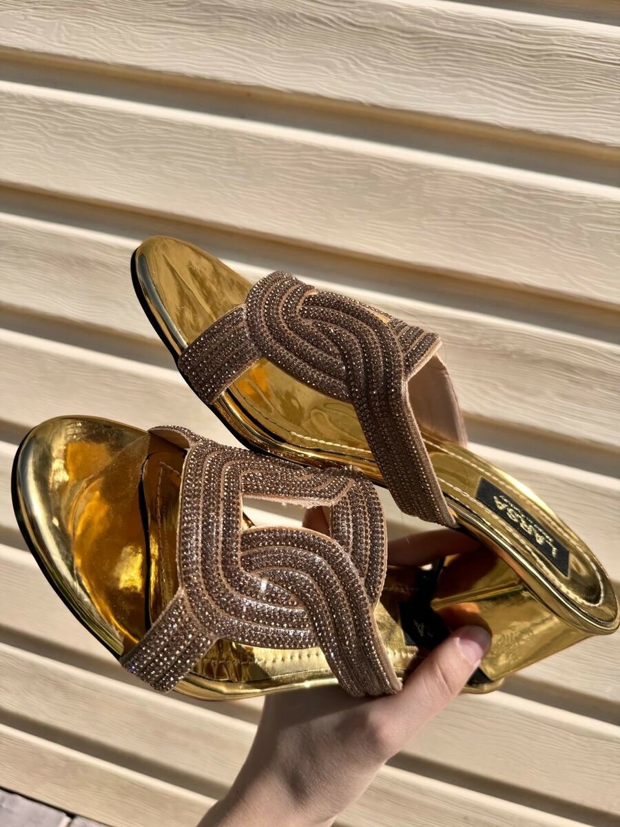 Новая обувь сваровские камни