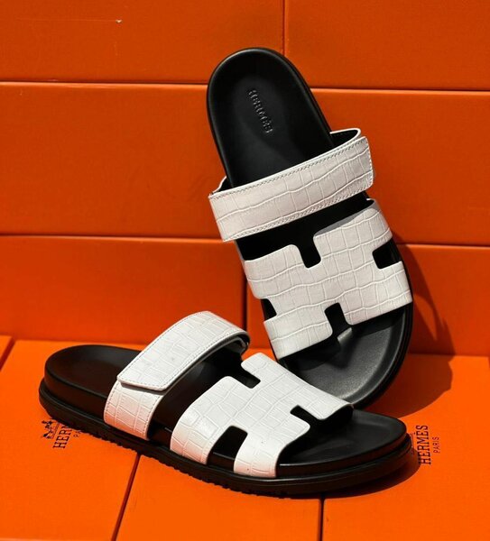 Sandales modernes en cuir