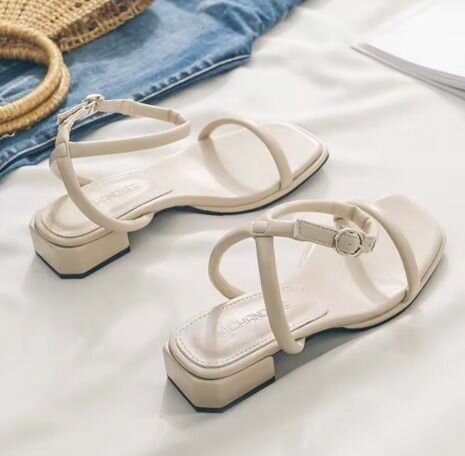 Sandales à talons croisés