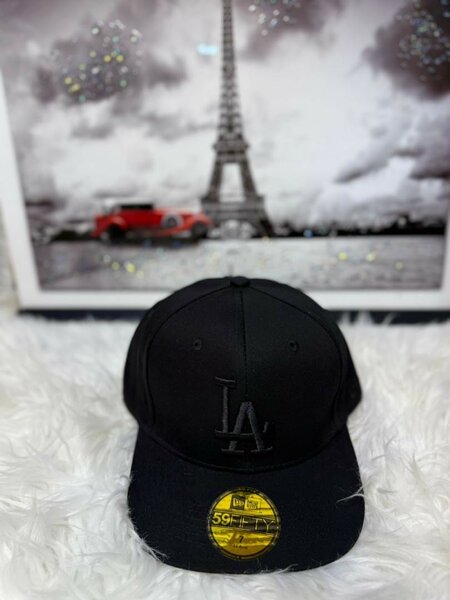 Casquette Noire Élégante