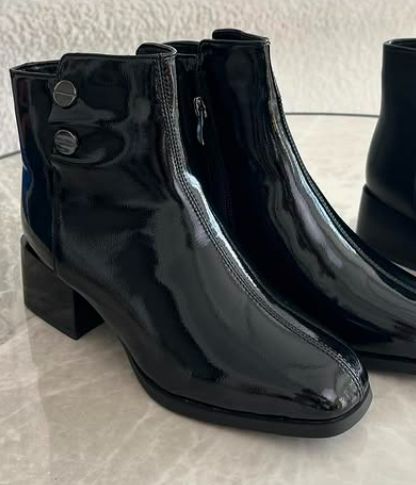 В наличии Демисезонные ботинки- это идеальное сочетание стиля и комфорта. Лаконичный дизайн делает их универсальными. ❤️