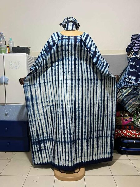 Robe disponible a 8000fr
