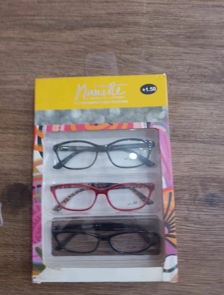 Stylish Reading Glasses Set
