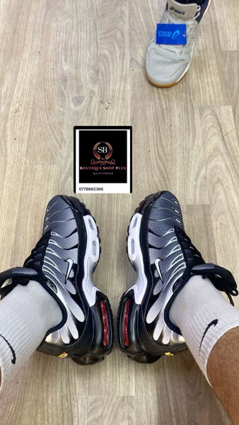 Baskets de course noir et blanc