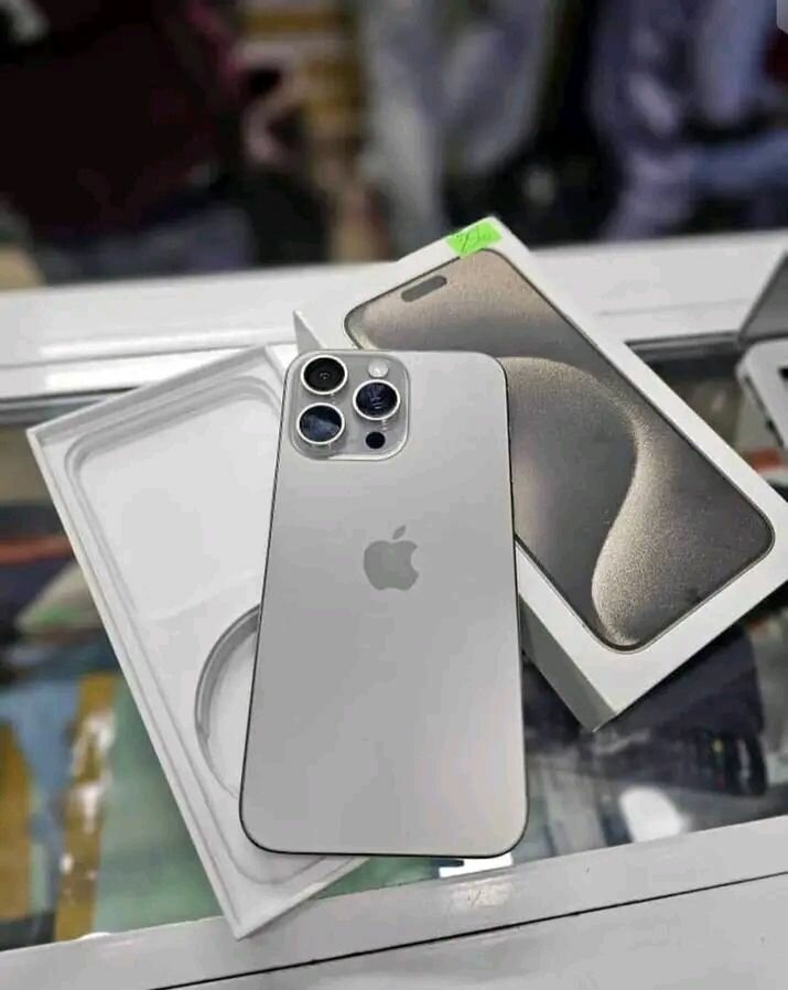 iPhone 15 Pro Argent Neuf