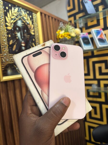 iPhone 15 simple  Rose