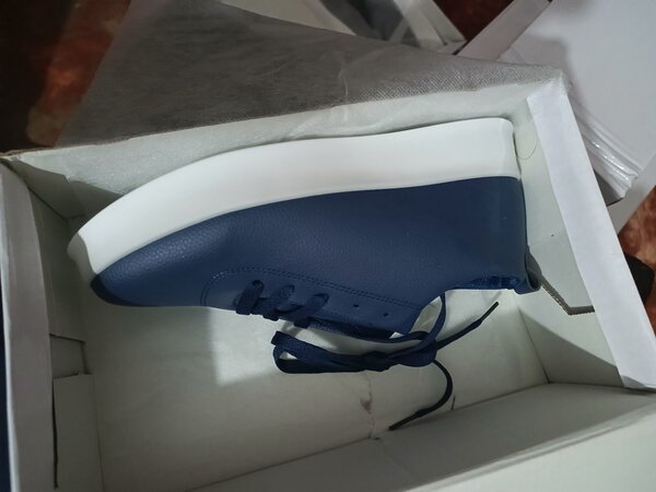 Baskets bleu marine élégantes