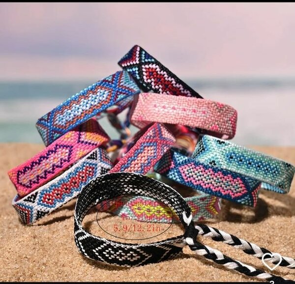 Bracelets tissés bohèmes colorés