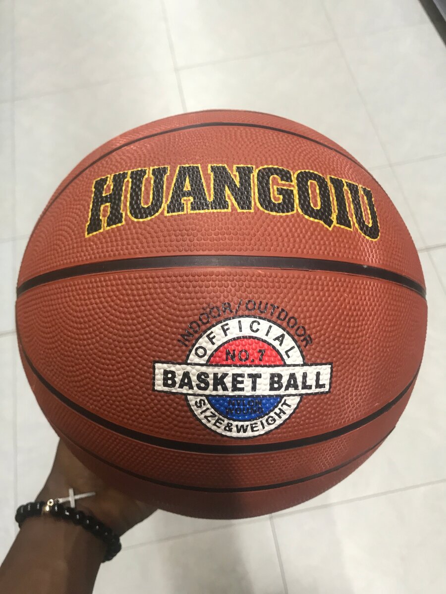 Ballon de basket coloré