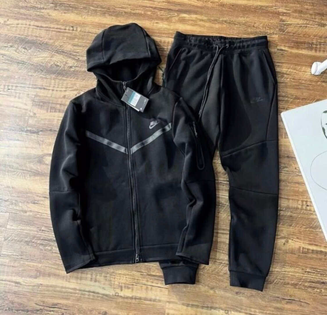 Ensemble de survêtement Nike moderne