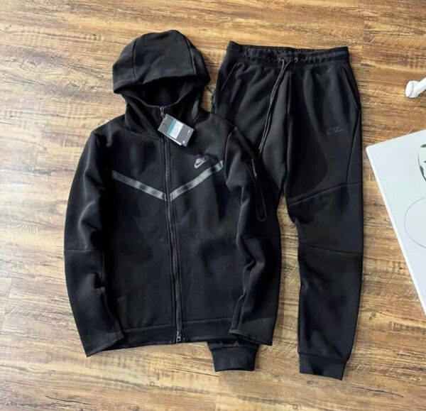 Ensemble de survêtement Nike moderne