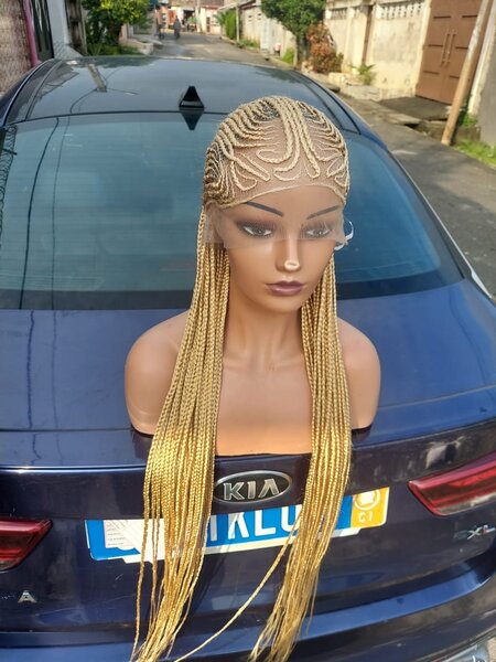 Perruque tressée dentelle