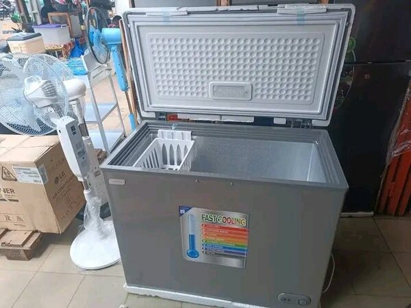 Congélateur rapide et spacieux