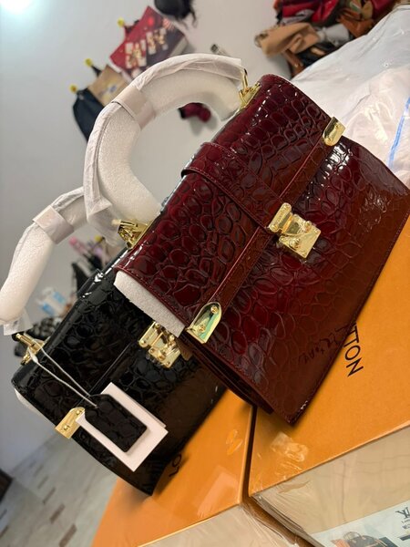 Sac à main croco élégant