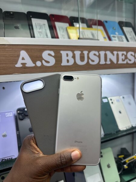 7 plus 32 giga casi neuf