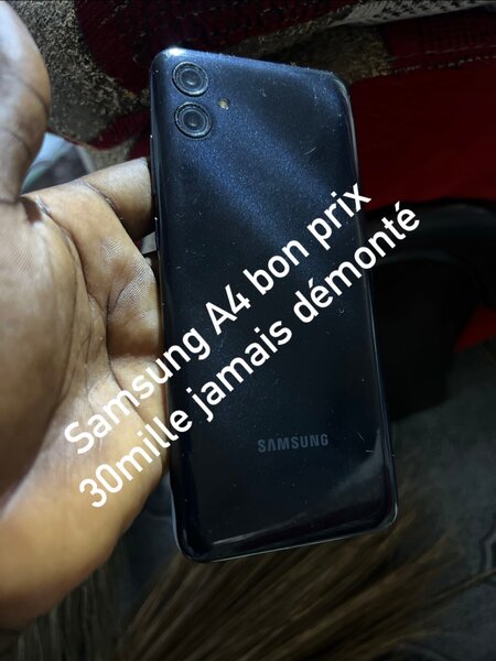 Samsung A4 Smartphone