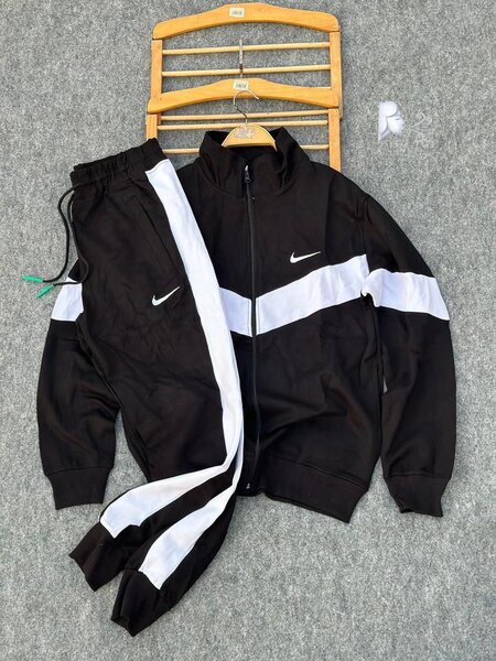 Ensemble de survêtement Nike élégant