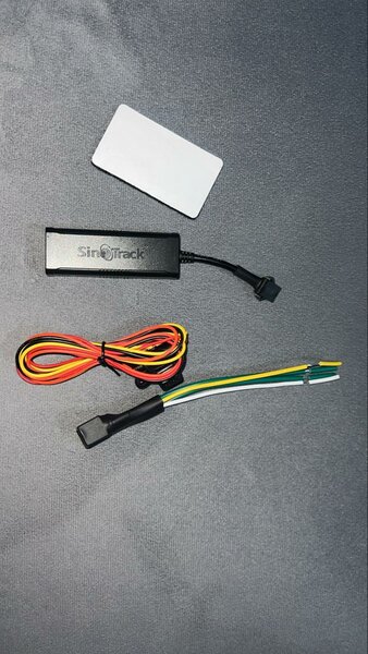 Dispositif de Suivi GPS Auto