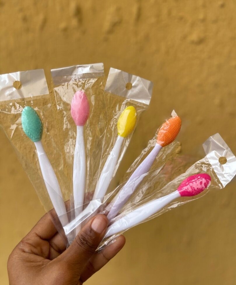 Brosse à lèvres exfoliante douce