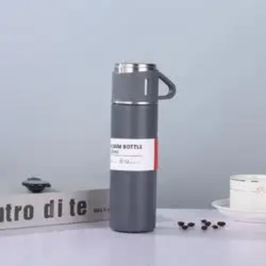 Thermos et gobelet