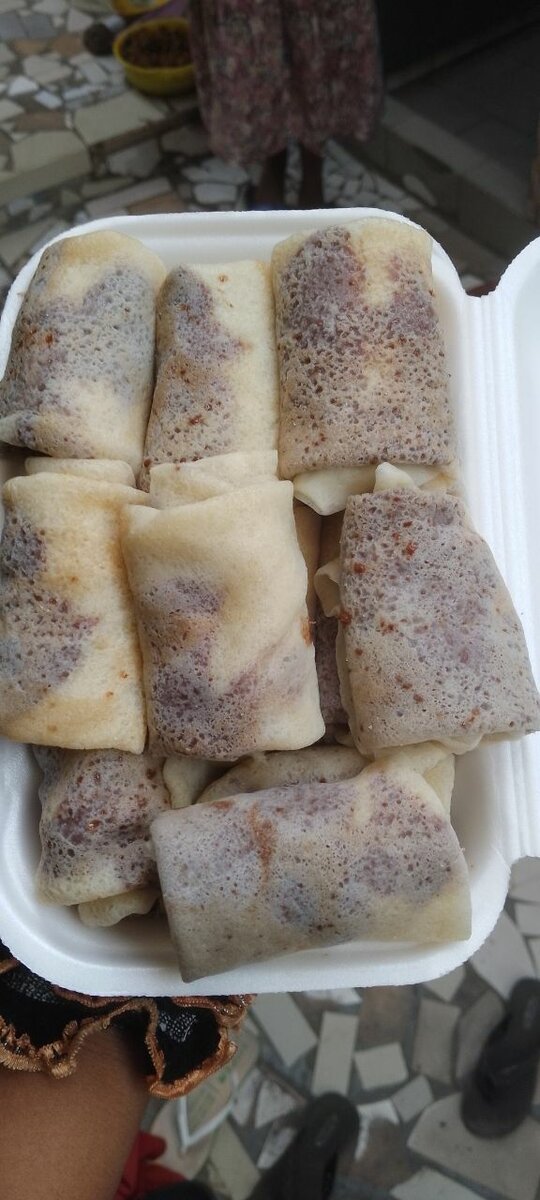 Crêpes fraîches roulées