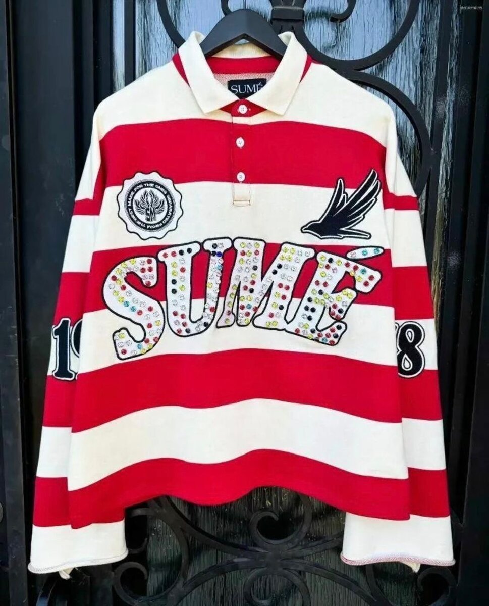 Maillot à rayures rouges