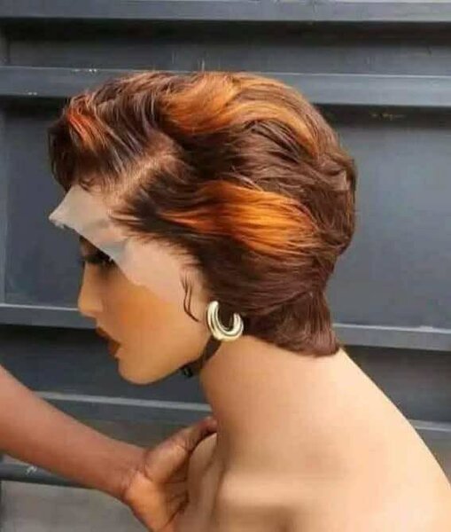 Perruque courte style moderne