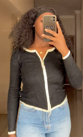  Short knitted Sweater  with buttons in pink  size: M