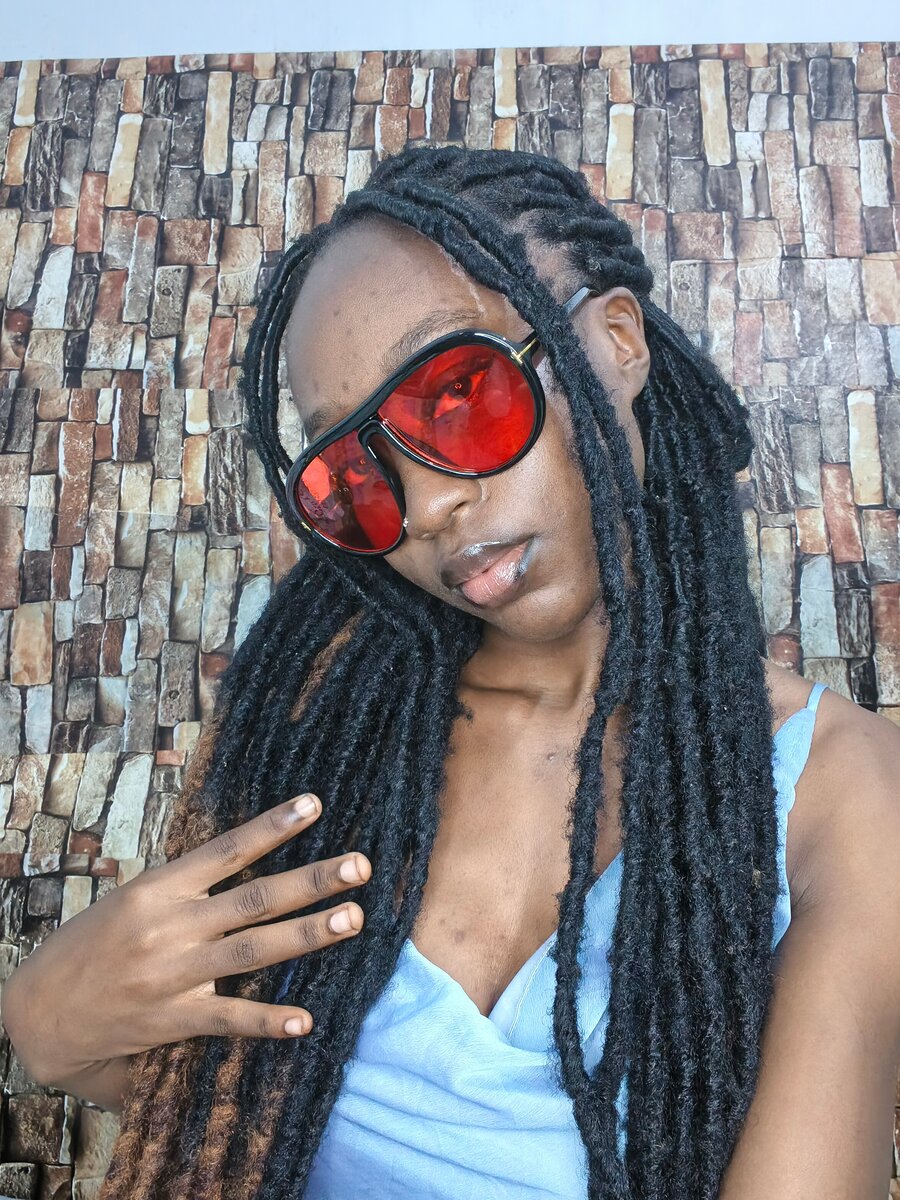 Lunettes de soleil rétro colorées