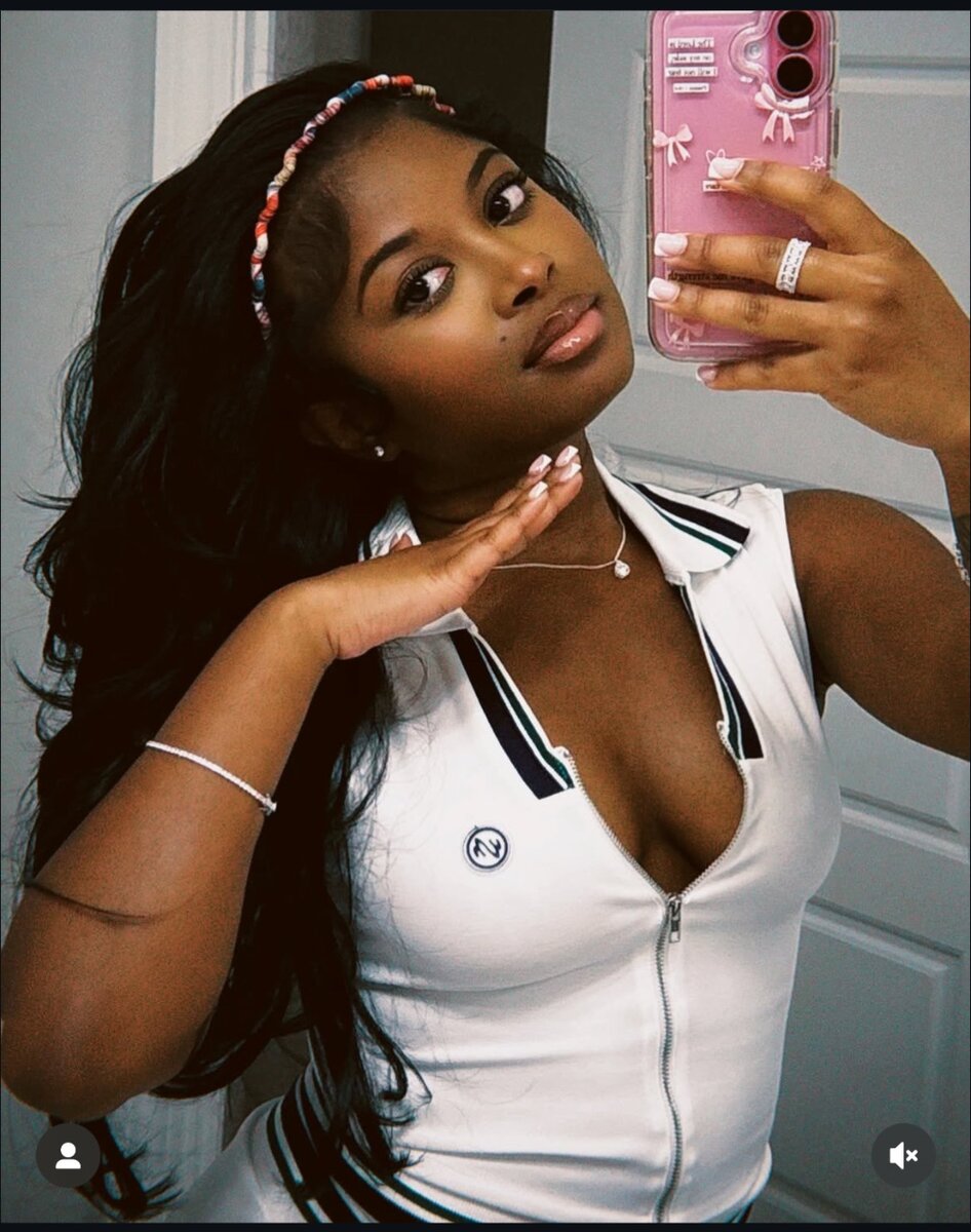 Robe sportive blanche élégante