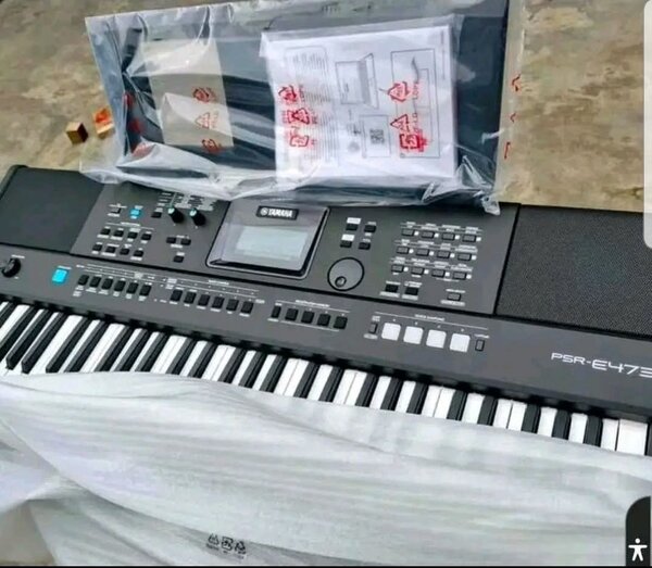 Yamaha PSR-SX600 PIANO + PIED