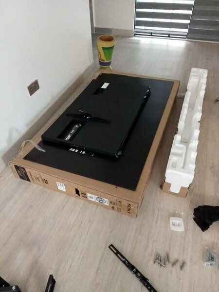 Téléviseur écran plat HD