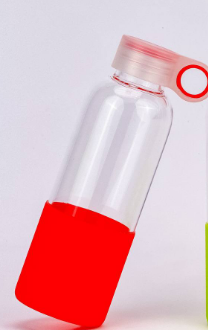 Portable Silicone Sleeve Borosilicate Glass Water Bottle with Finger Loop Plastic Twist Cap