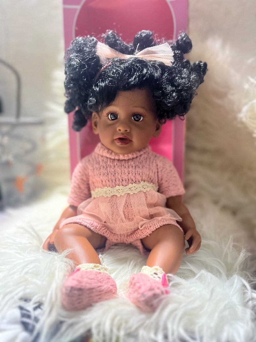 Poupée africaine en silicone