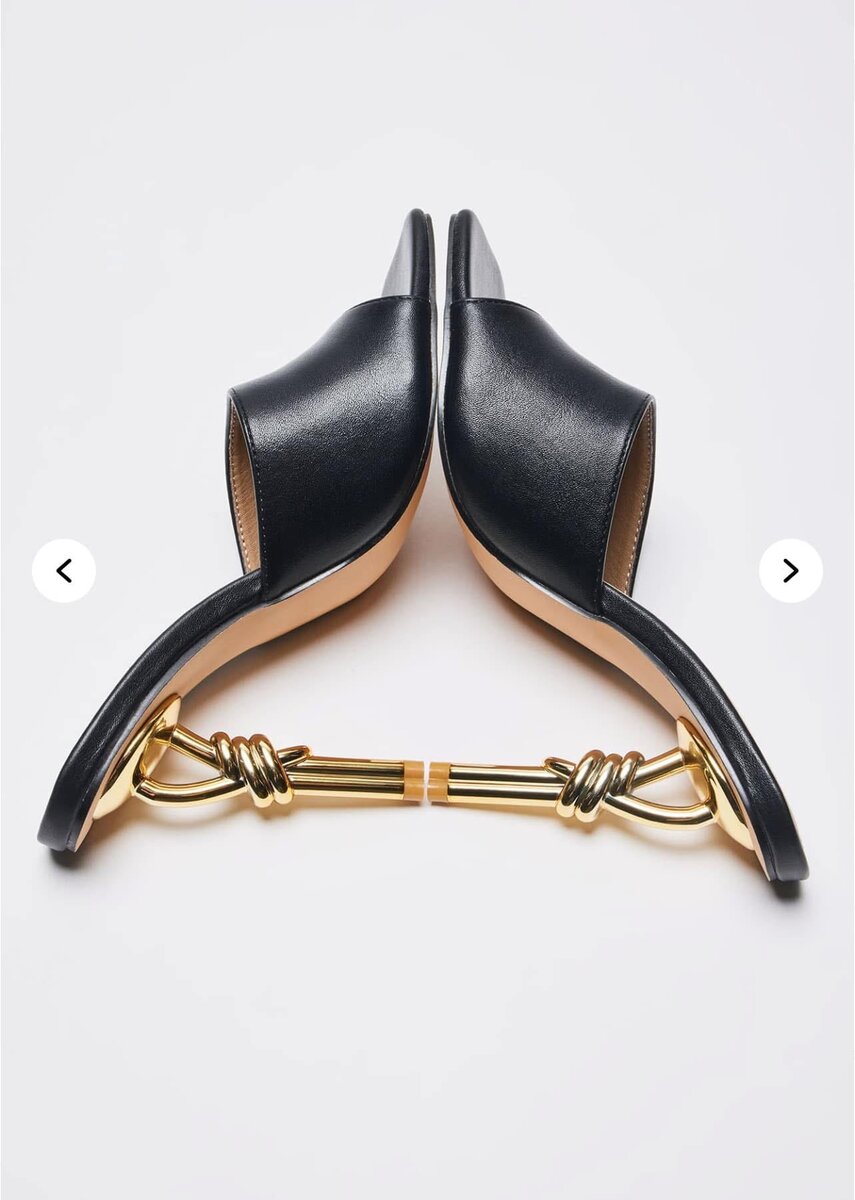 Sandales à talon doré