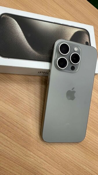 iphone 15 pro 256g état propre