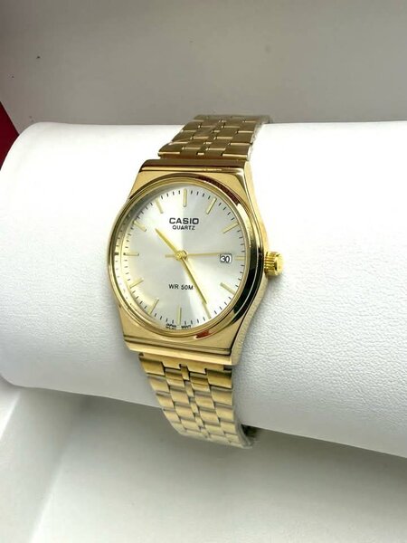 Montre Casio Dorée authentique