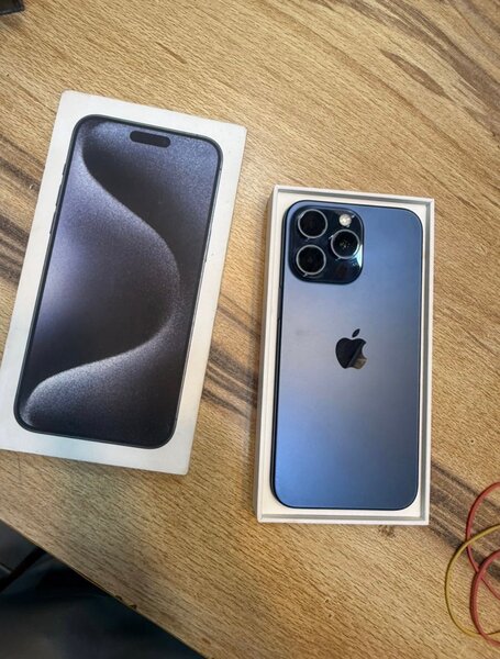 iPhone 15pro max et le 16simpl