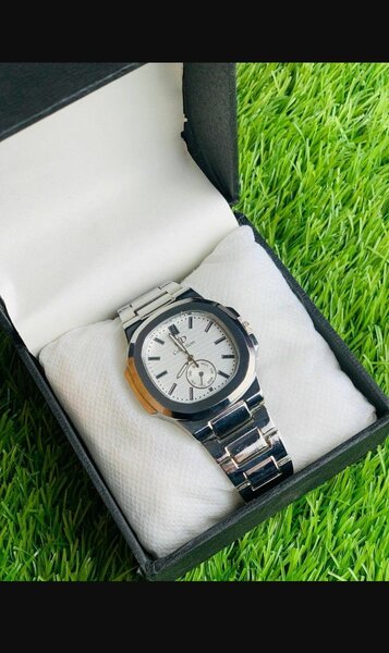 Men's analouge watch