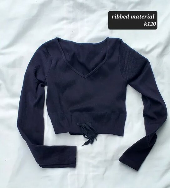 Stylish women's top with long sleeves black