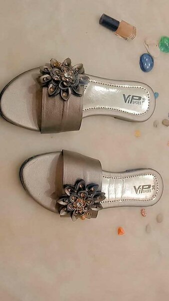 Ladies shose