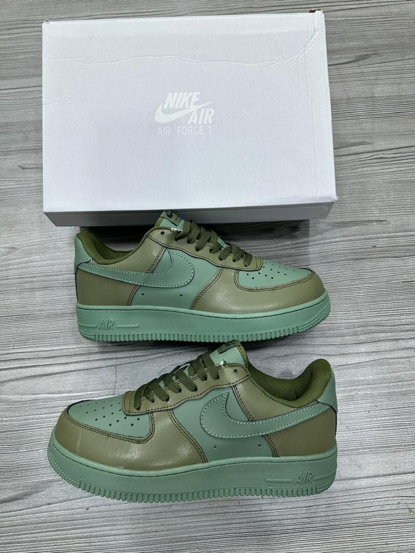 NIKE AIRFORCE GREEN