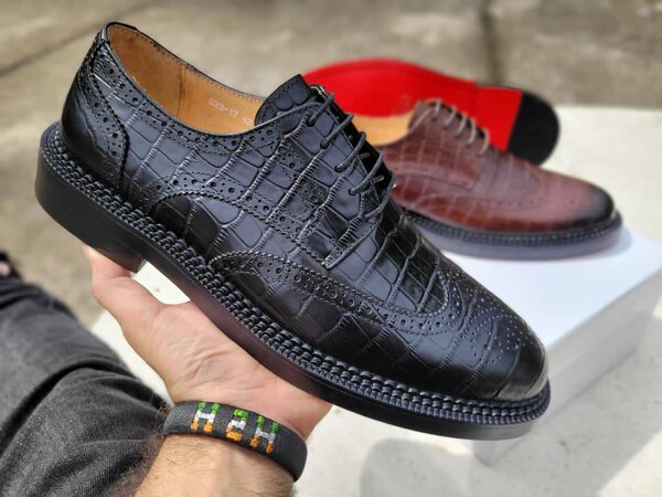 Chaussures habillées en cuir élégantes