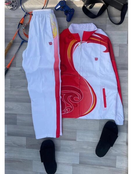 Ensemble de sport rouge et blanc