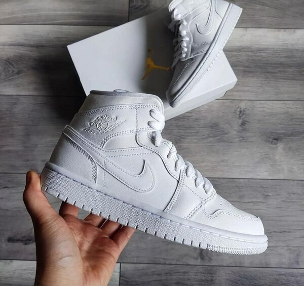 Air Jordan 1 white