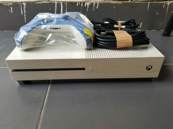 Console Xbox One S 1TB