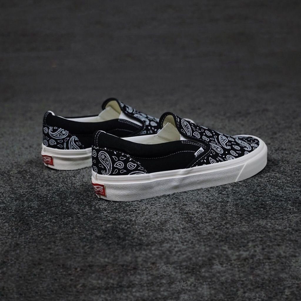 Baskets Slip-On Noires Design